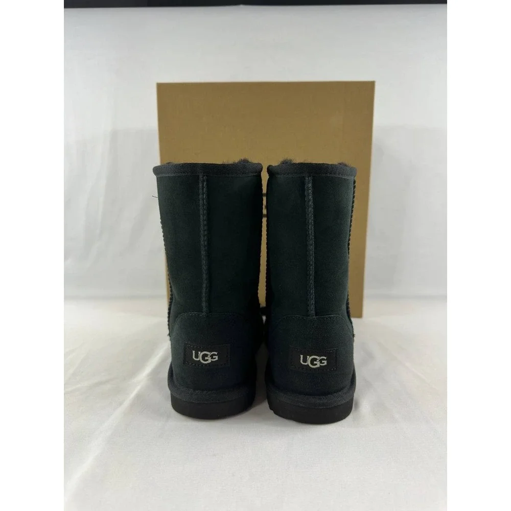 UGG Classic II Sheepskin Kids Boot #1017703K Size 6 Women's Size 7.5